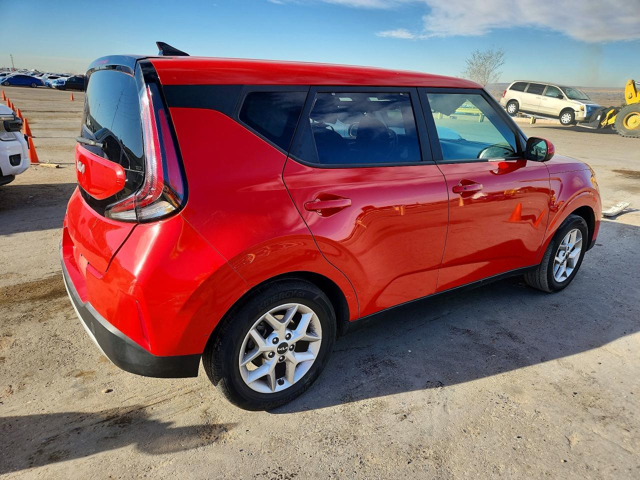 2023 KIA Soul s