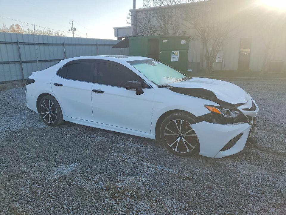 2018 Toyota Camry se