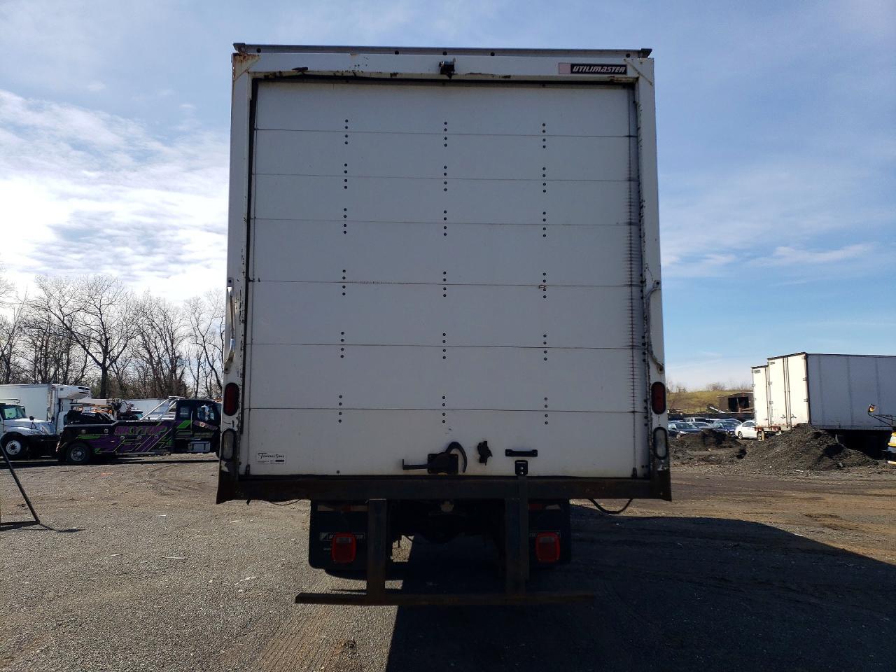 2016 Ford F650 Super Duty BOX Truck
