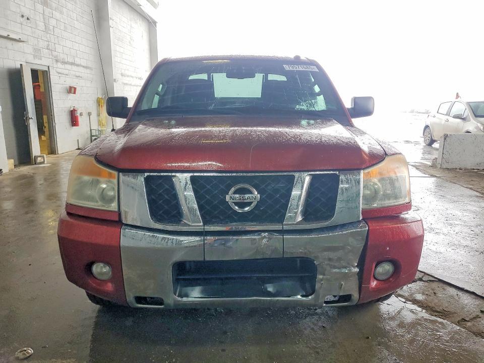 2014 Nissan Titan SV