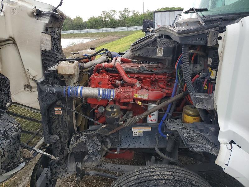 2016 Peterbilt 579 Semi Truck