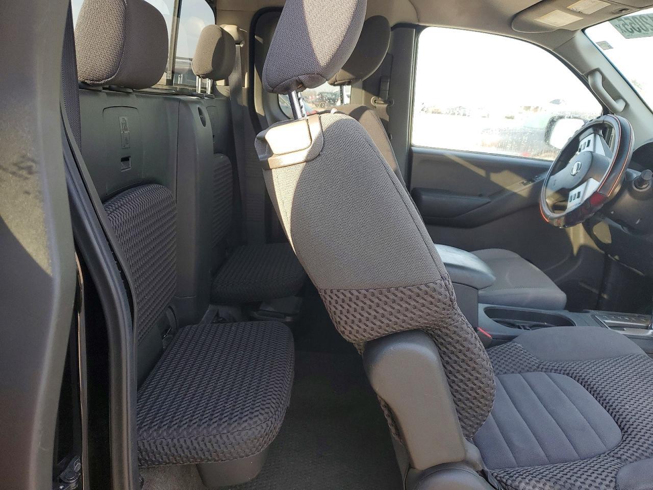 2013 Nissan Frontier SV V6