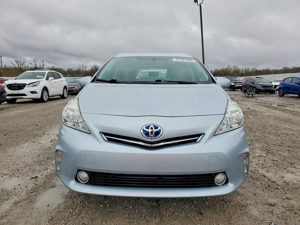 2014 Toyota Prius v Five