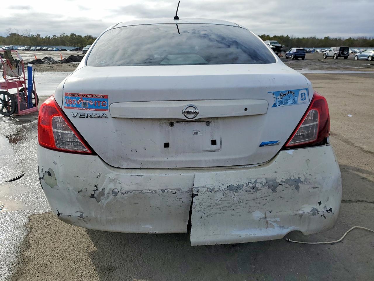 2014 Niss Versa