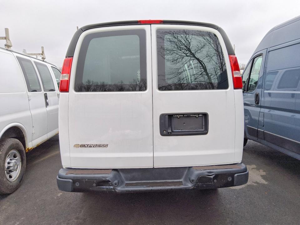 2020 Chevrolet Express G2500