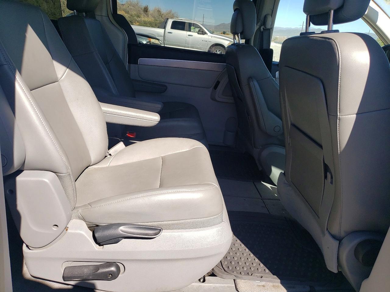 2011 Volkswagen Routan se