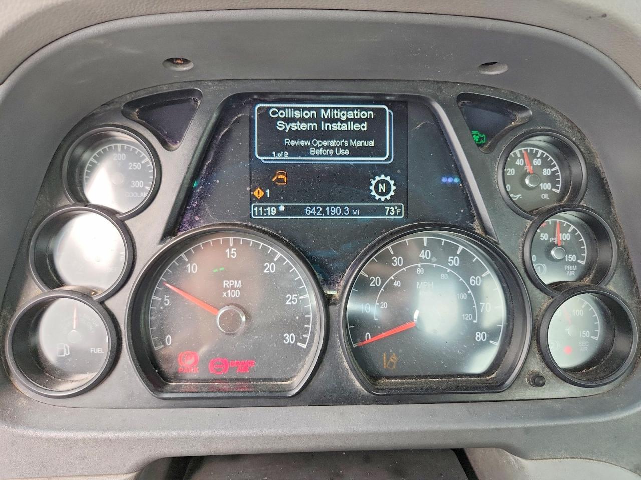2017 Peterbilt 579 Semi Truck
