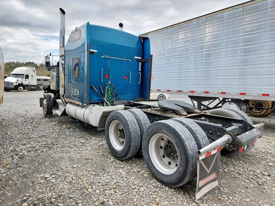 2004 Kenworth Construction W900