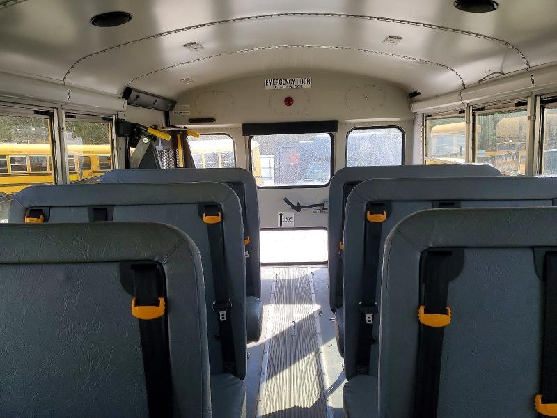 2014 Chev Express G4500