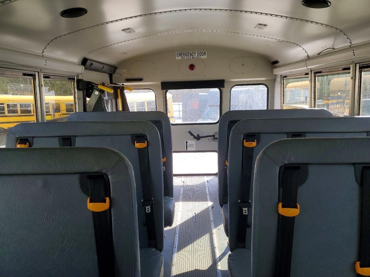 2014 Chev Express G4500