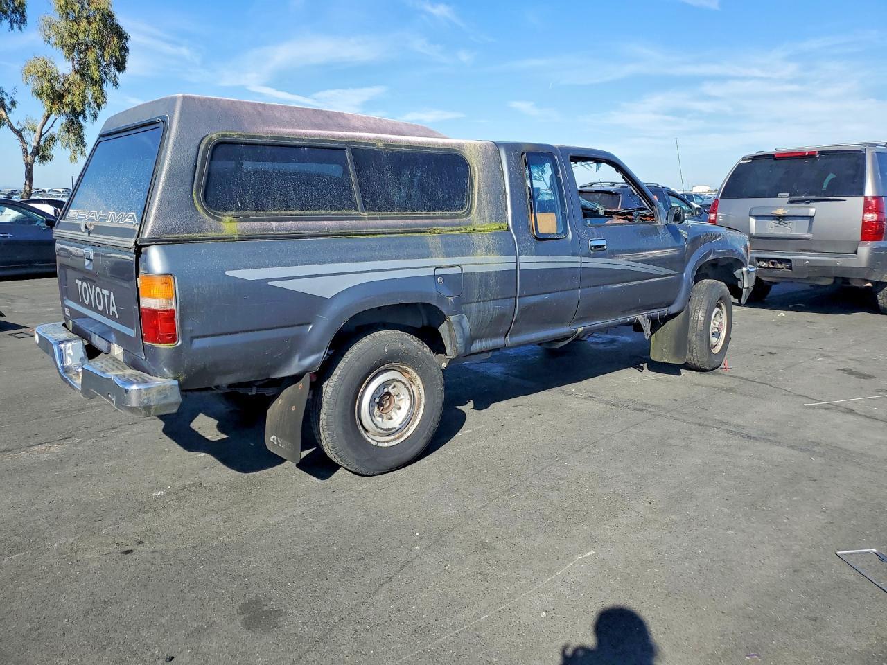 1990 Toyota Pickup Deluxe