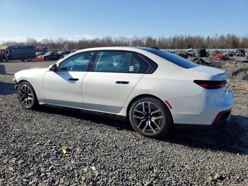 2023 BMW 760