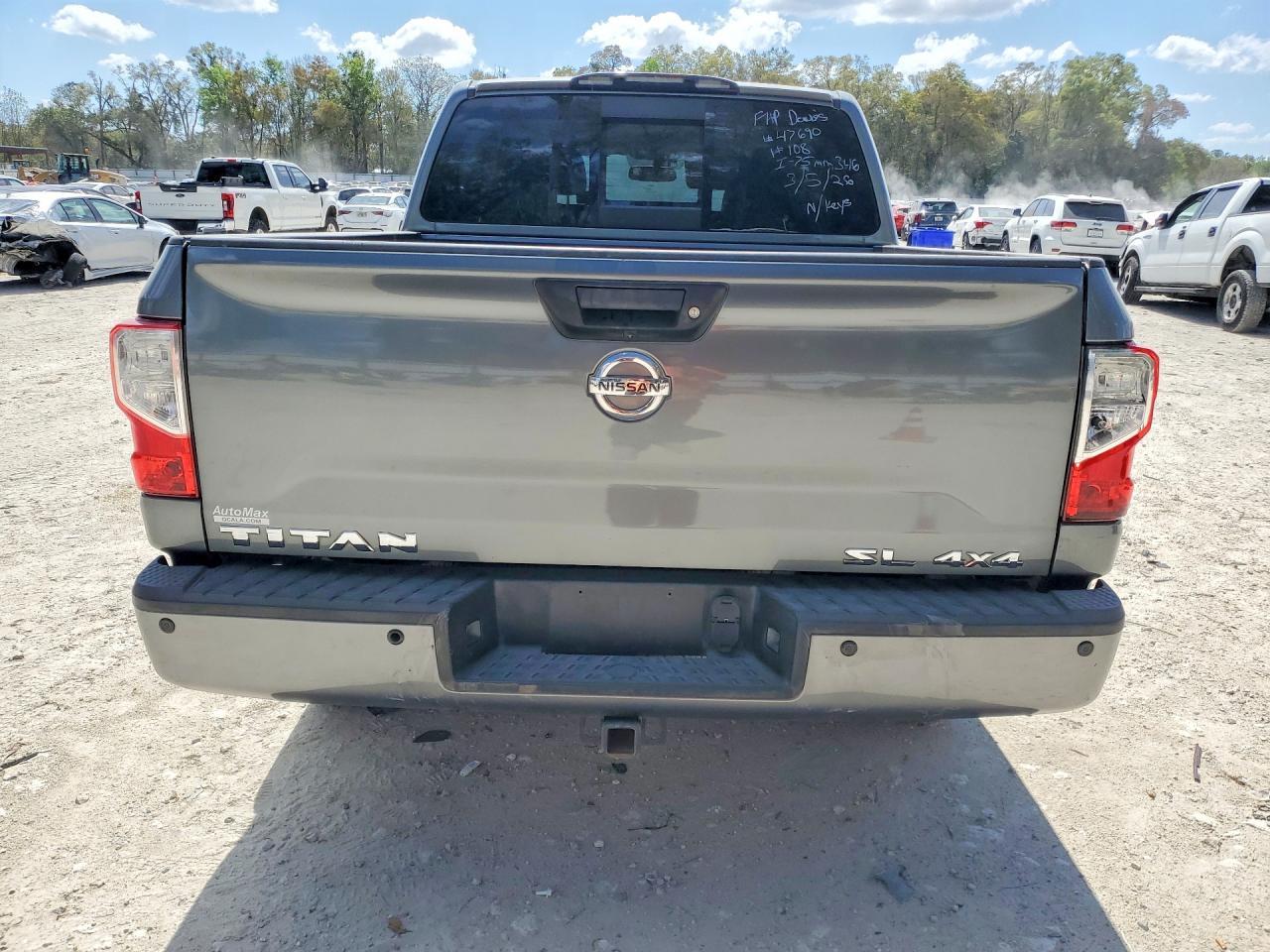 2017 Nissan Titan SL