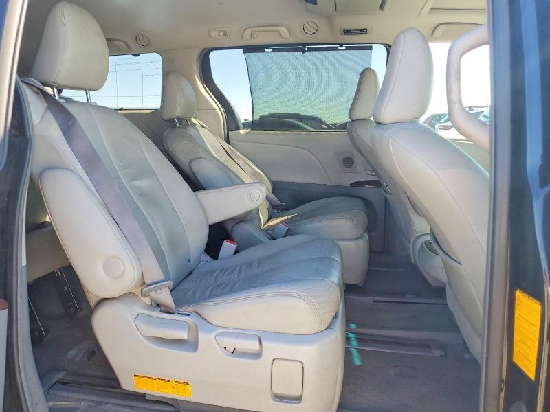 2011 Toyota Sienna xle 7-passenger