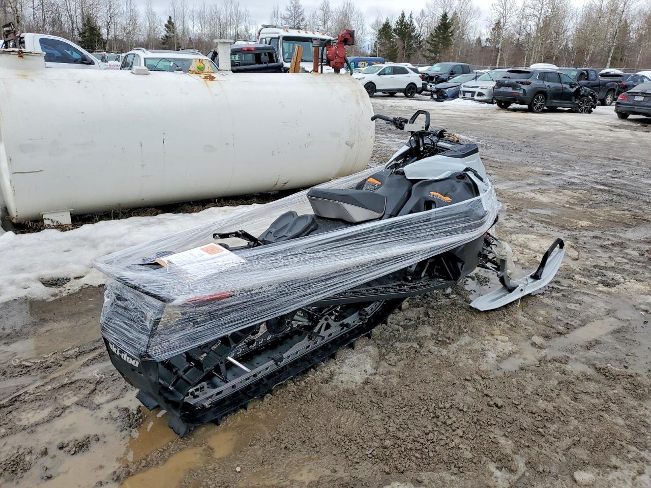 2026 Skidoo Summit Adrenaline 600R RER