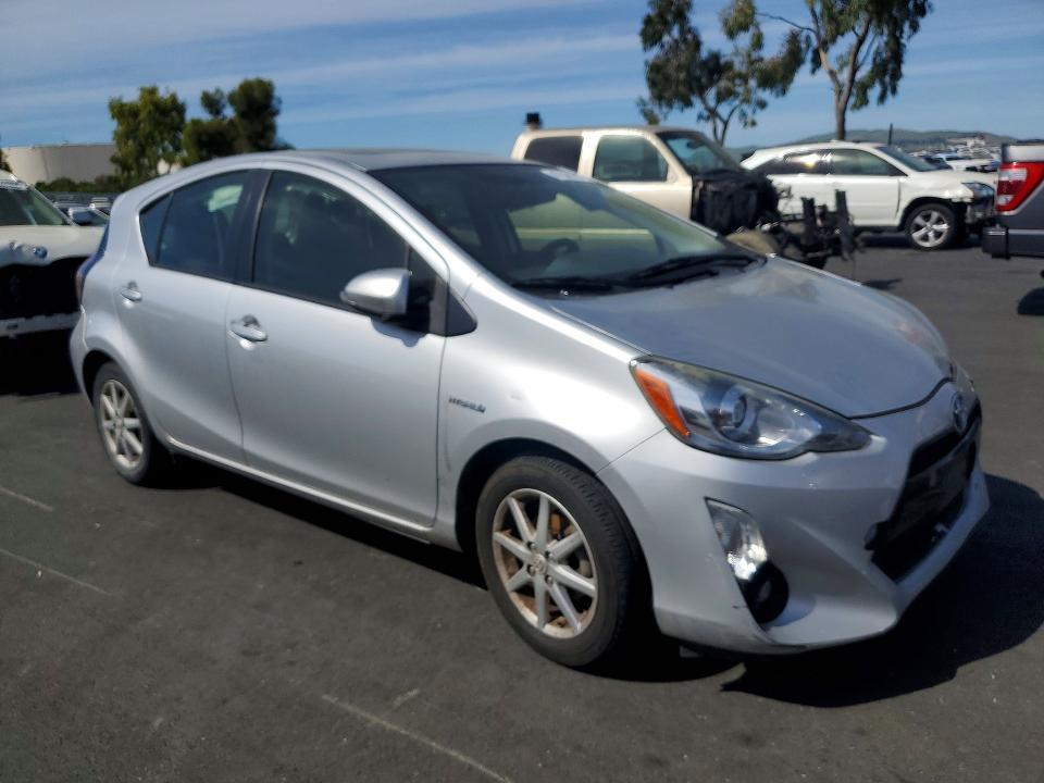 2016 Toyota Prius c Four