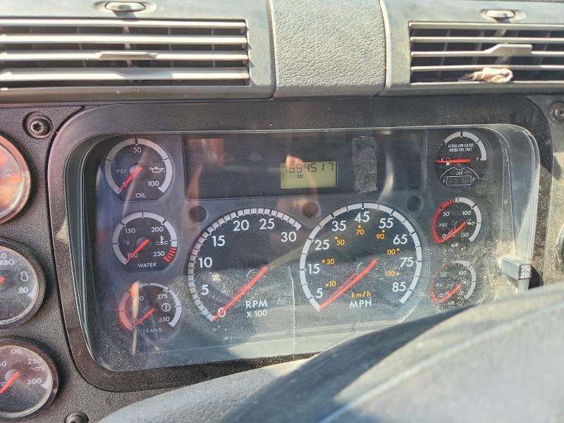 2016 Freightliner Cascadia 125 Semi Truck