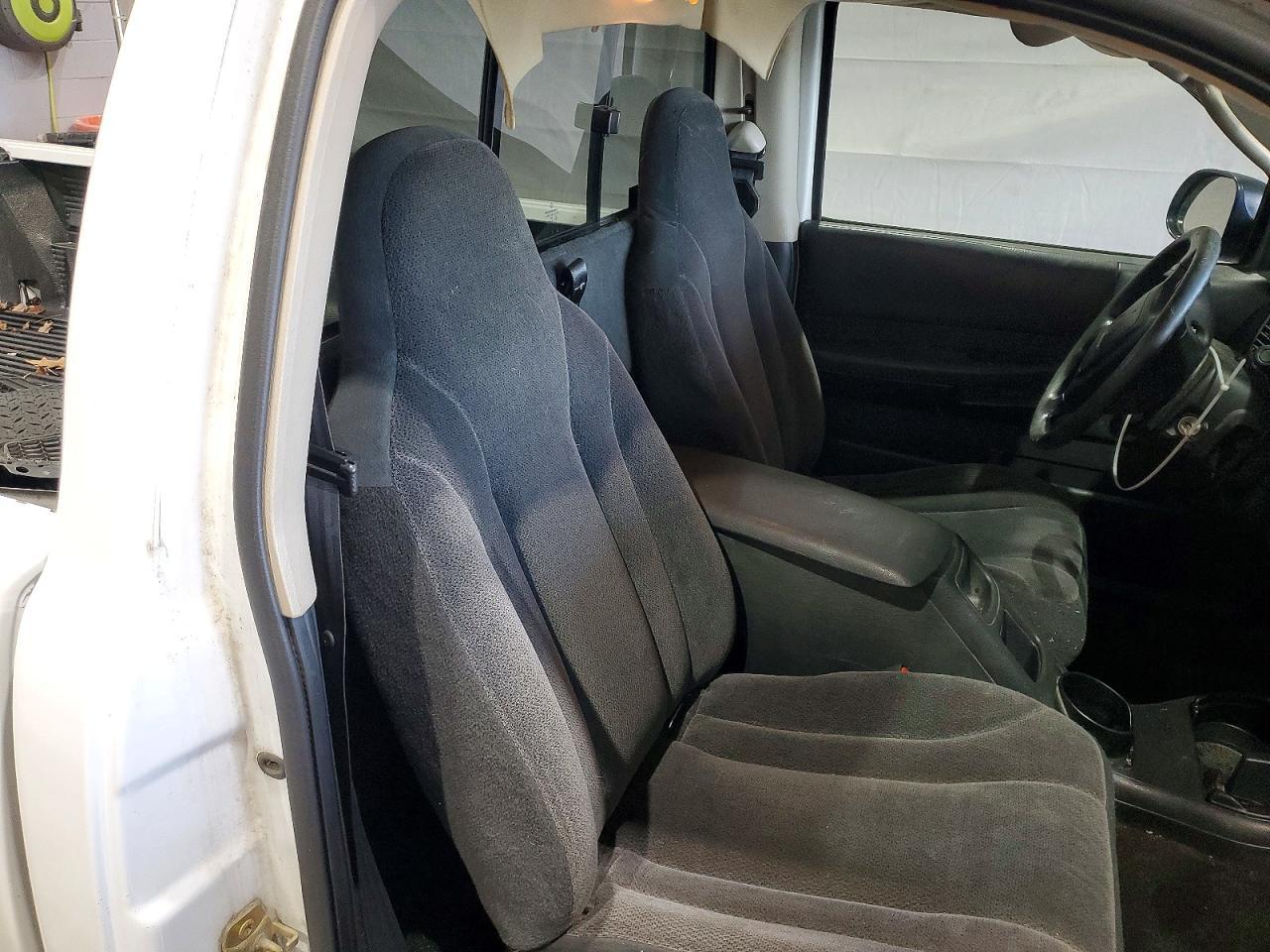 2003 Dodge Dakota SXT