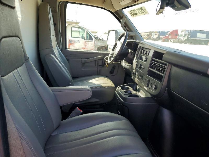 2020 GMC Savana BOX Truck