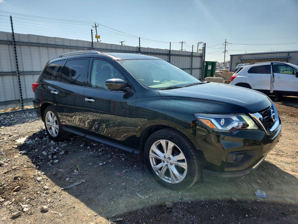 2019 Nissan Pathfinder sl
