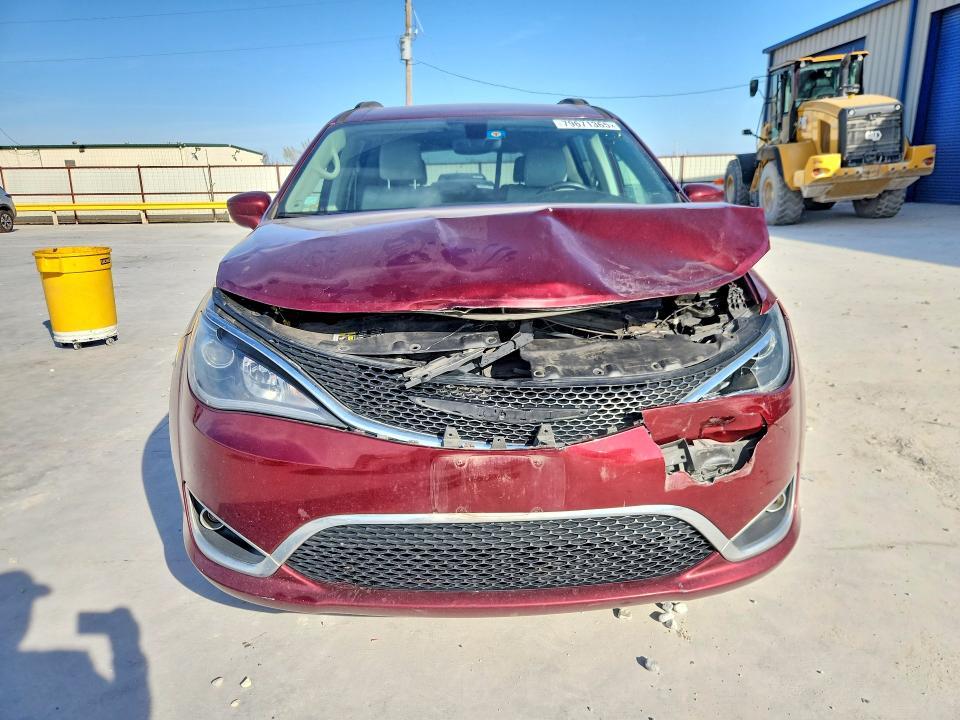 2017 Chrysler Pacifica Touring l
