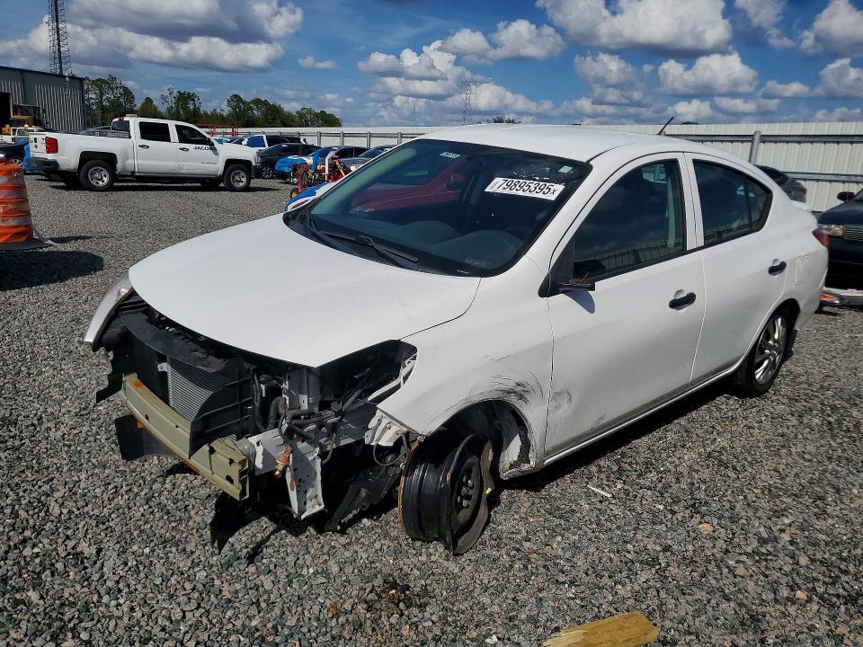 2018 Nissan Versa s Plus