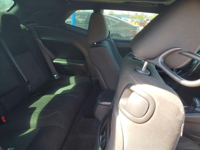 2016 Dodge Challenger sxt