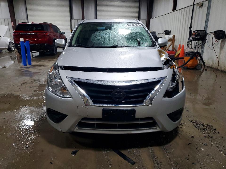 2019 Nissan Versa s Plus