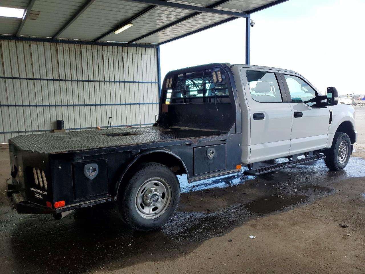 2020 Ford F250 Super Duty Flatbed Truck