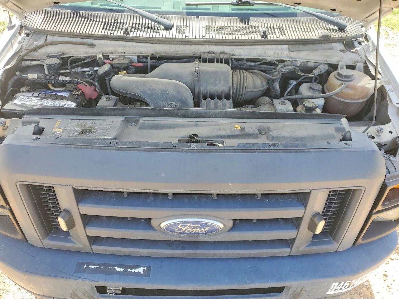2013 Ford E350 BOX Truck