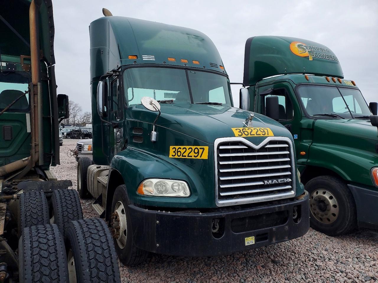 2017 Mack 600 CXU600