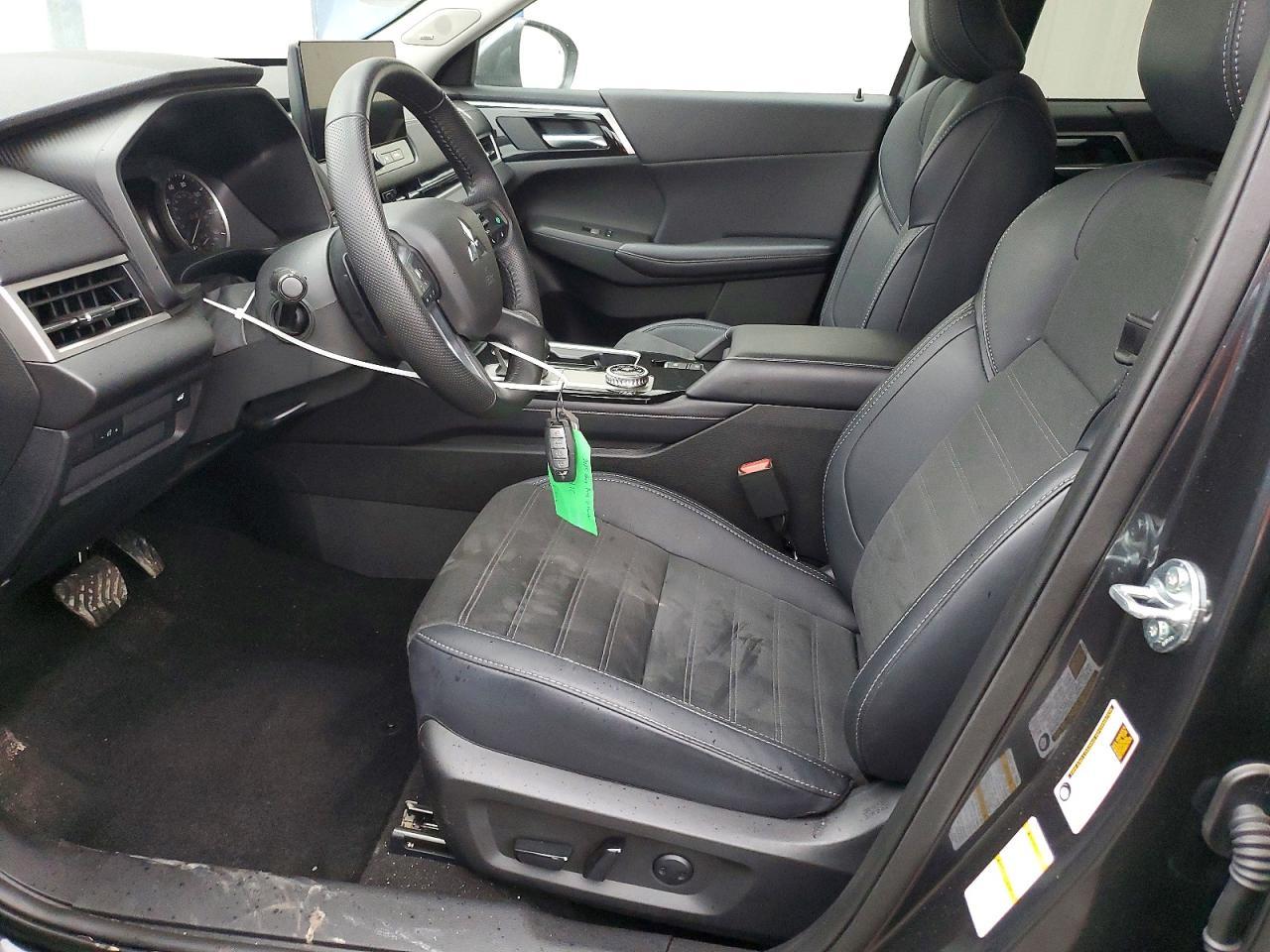 2025 Mitsubishi Outlander se