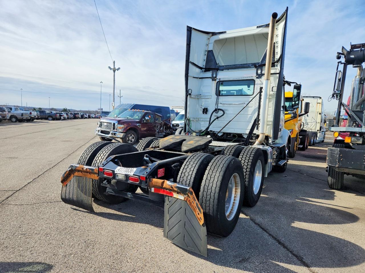 2020 Volvo VNR Semi Truck