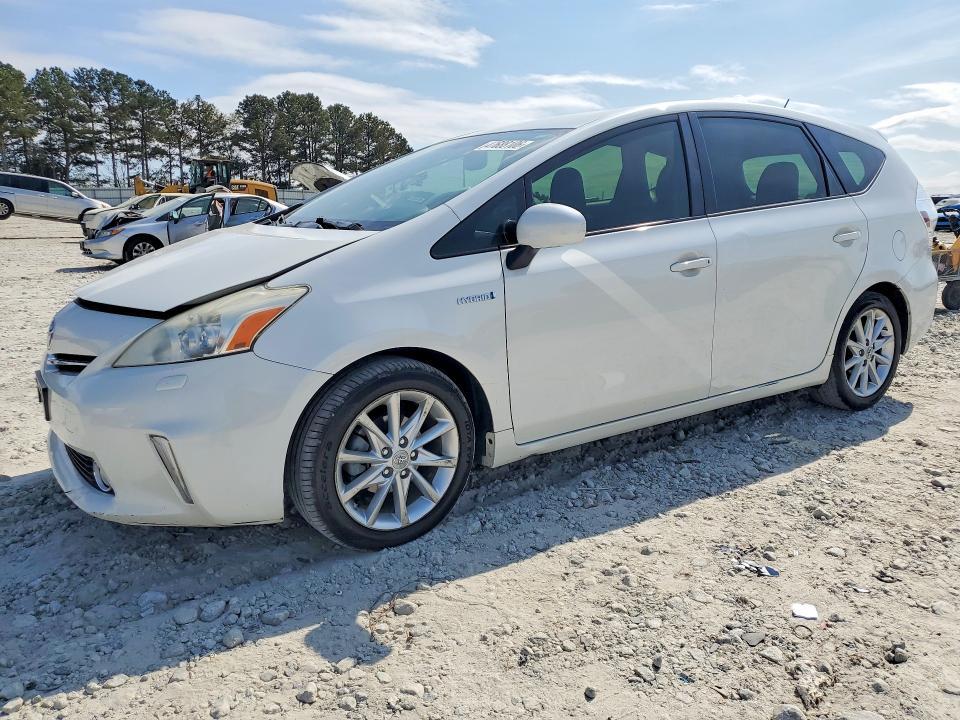 2013 Toyota Prius v Five
