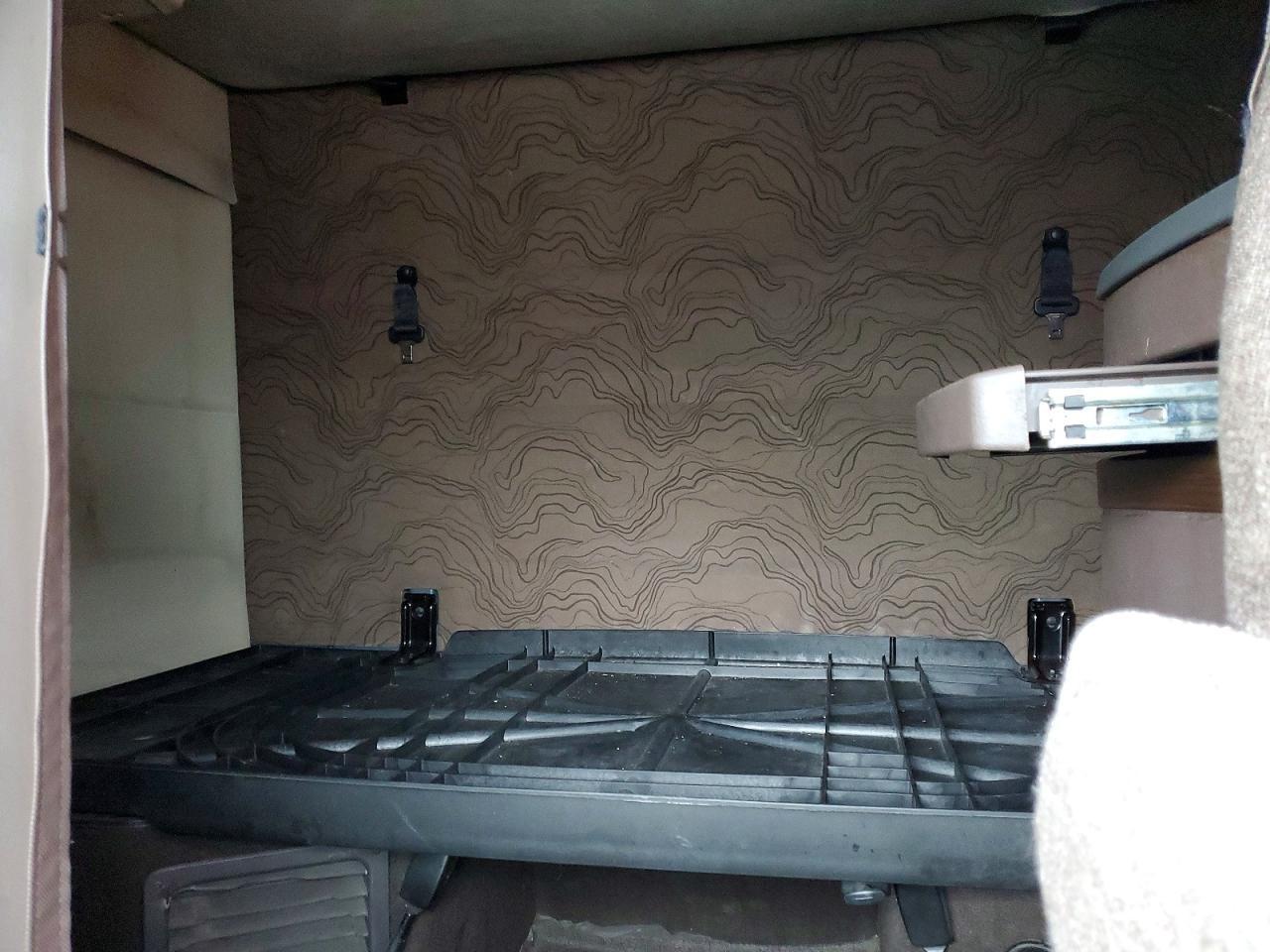 2016 Volvo VNL Semi Truck