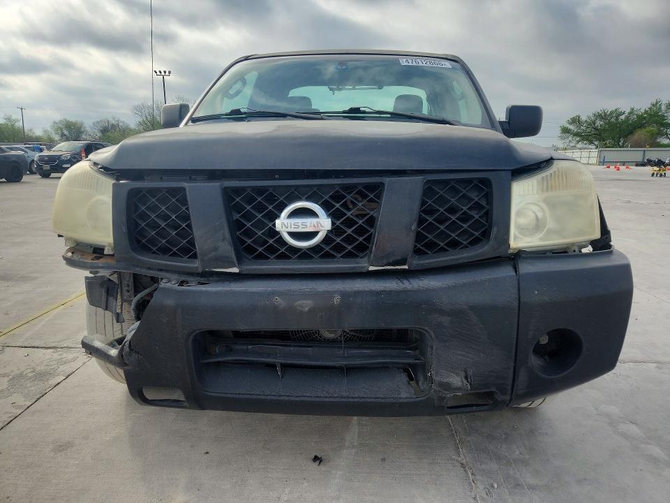 2004 Nissan Titan XE