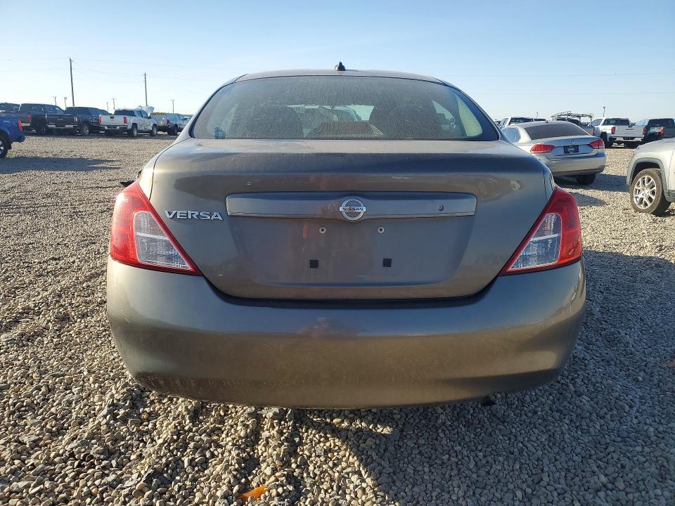 2012 Nissan Versa 1.6 s