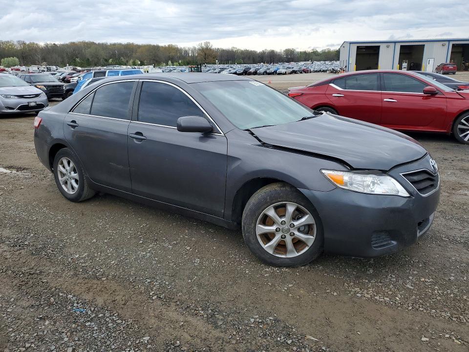 2011 Toyota Camry le