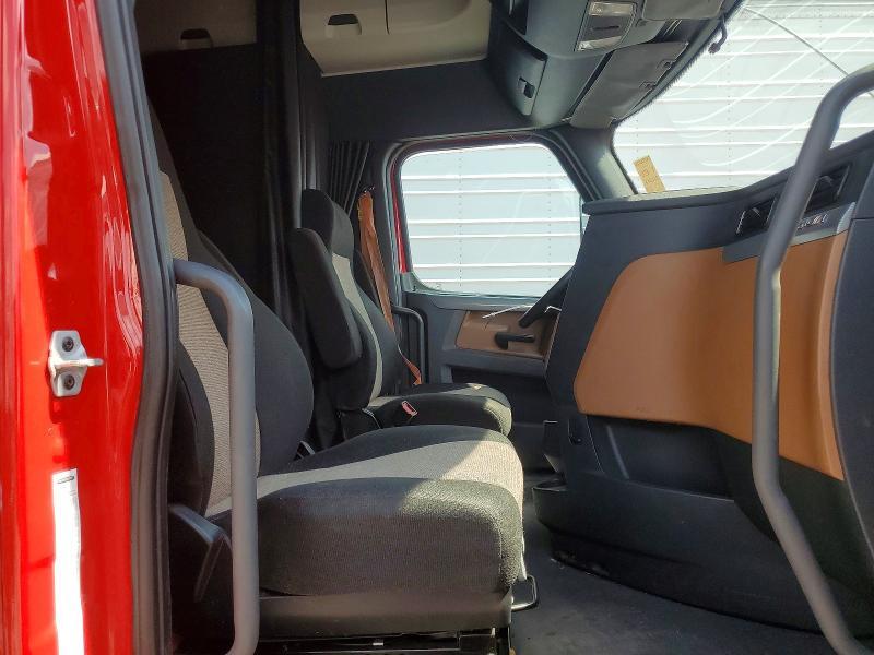 2019 Freigliner 2019 Freightliner Cascadia 126 Semi Truck