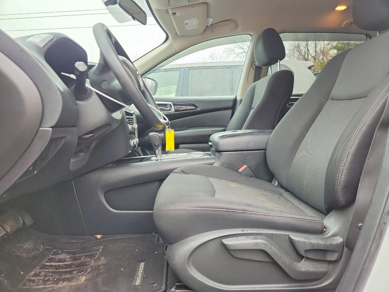 2020 Nissan Pathfinder s