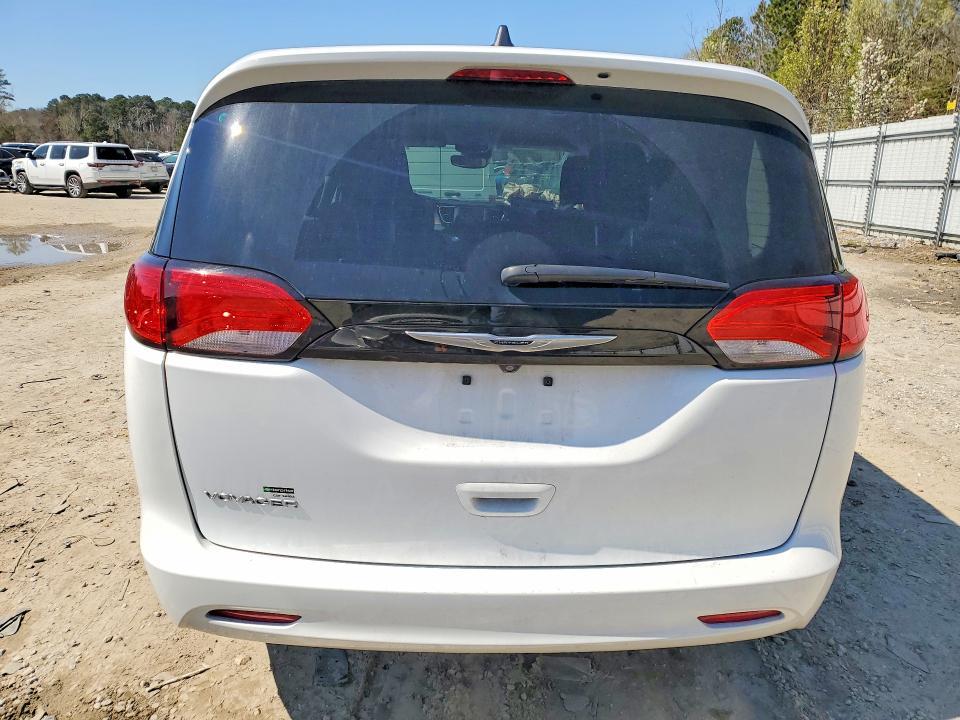 2024 Chrysler Voyager lx