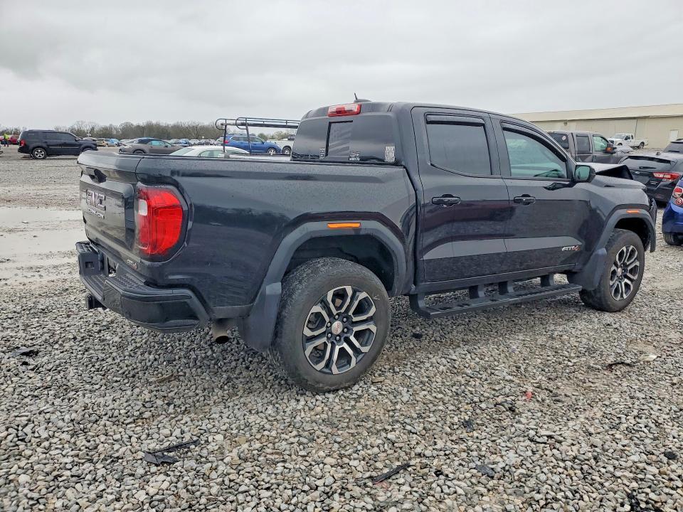 2023 GMC Canyon AT4