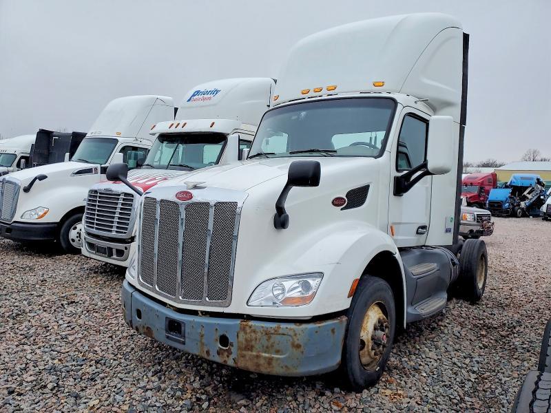 2018 Peterbilt 579 Semi Truck