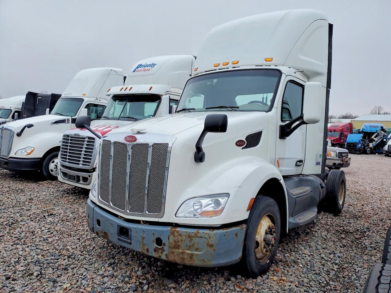 2018 Peterbilt 579 Semi Truck