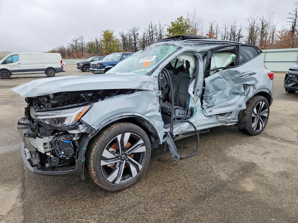 2024 Volvo Xc40 Plus