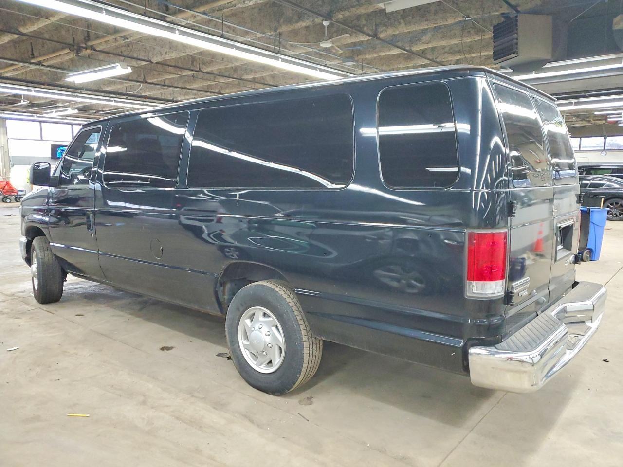 2013 Ford Econoline E350 Super Duty Wagon