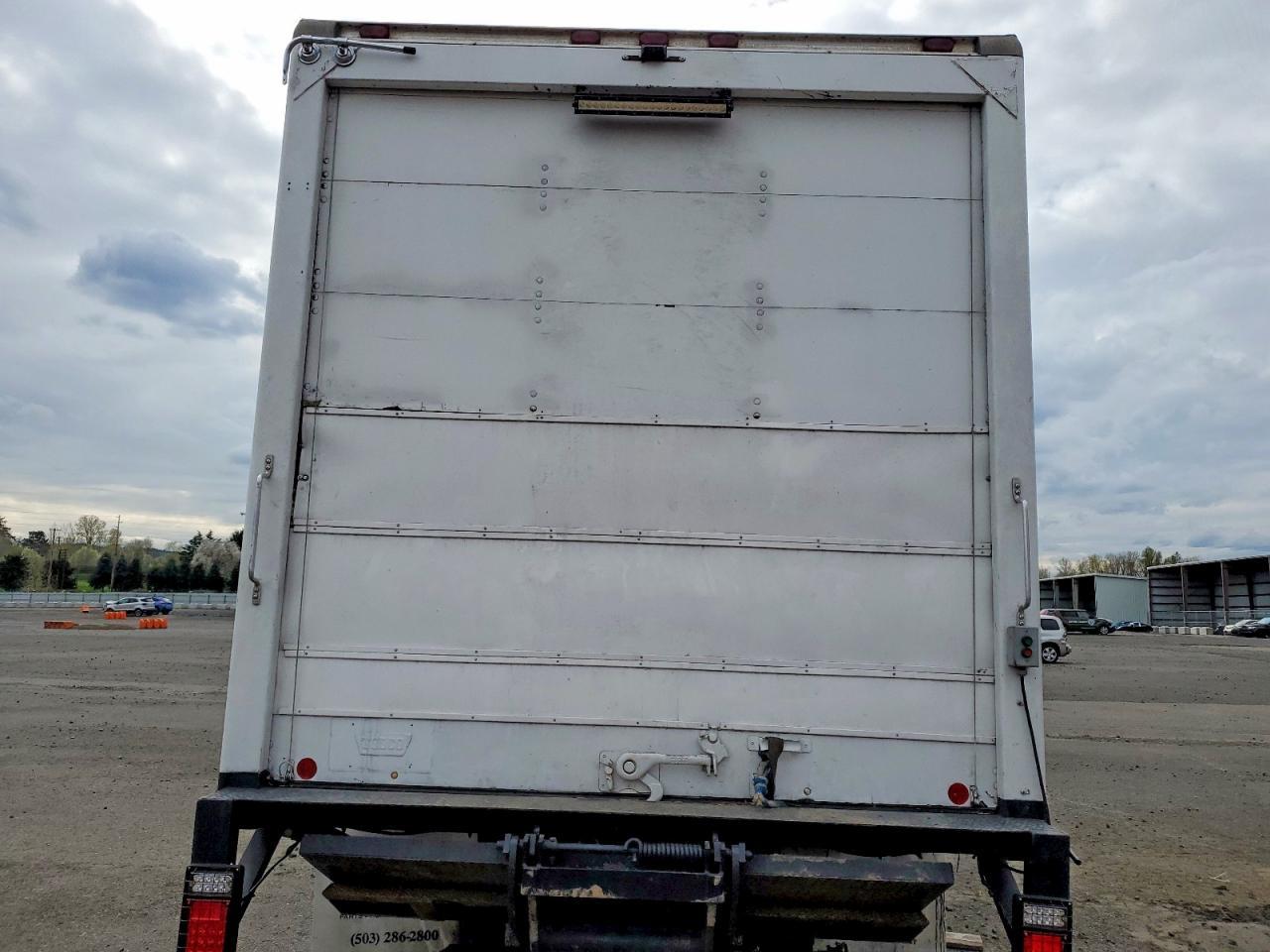 2011 Isuzu NQR BOX Truck