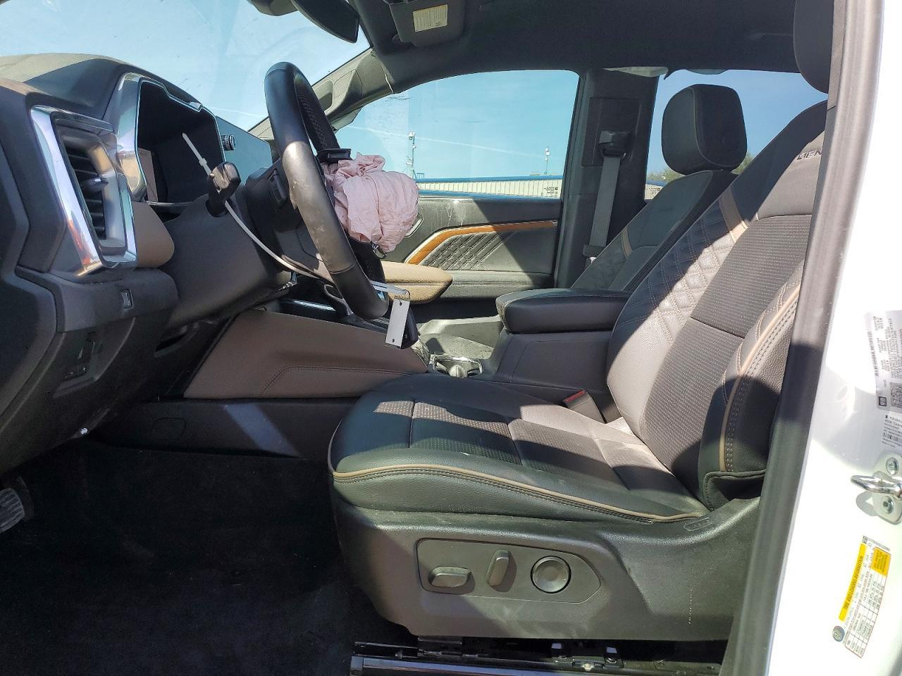 2025 GMC Canyon Denali