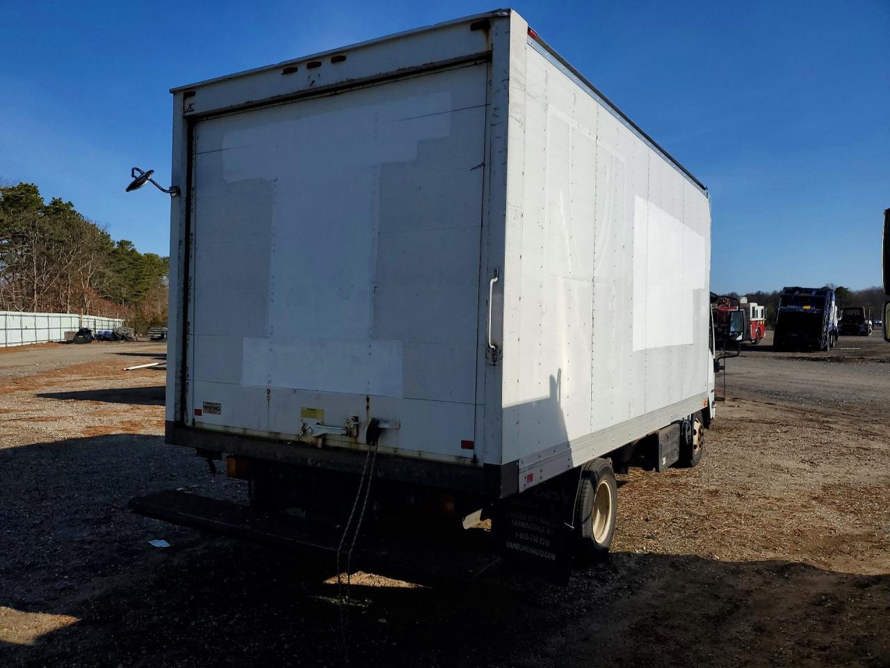 2015 Isuzu NPR HD BOX Truck