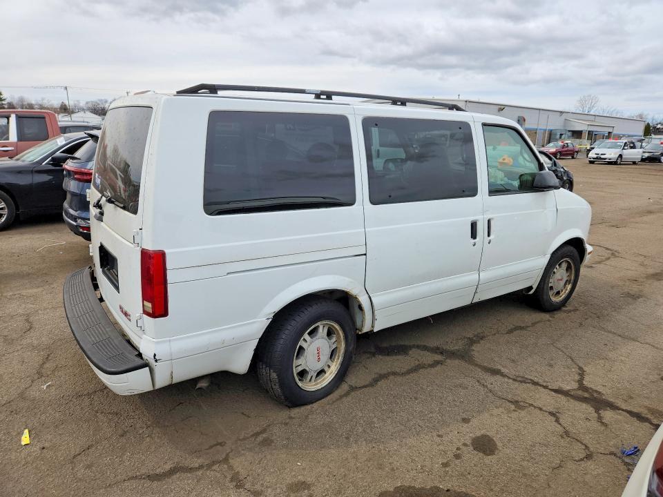 2005 GMC Safari XT